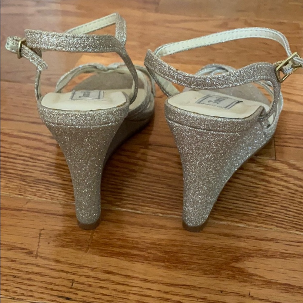 Touchups Buffy Wedge - image 3